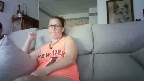 Snapshot of lolahueso chatting on July 28, 2026, 1:32 pm LOLA HUESO y ERIC online show from July 28, 2026, 1:32 pm