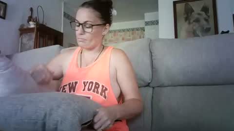 Snapshot of lolahueso chatting on July 28, 2026, 2:24 pm LOLA HUESO y ERIC online show from July 28, 2026, 2:24 pm