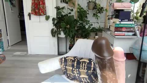 Snapshot of lolalustful chatting on April 18, 2026, 7:18 pm Lola Lustful online show from April 18, 2026, 7:18 pm