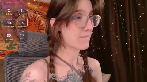 lolami_ online show from March 26, 2026, 7:36 am