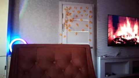 Lola online show from November 9, 2025, 11:41 am