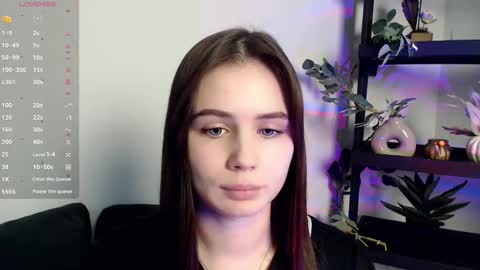 lolapalmer_ online show from December 10, 2024, 11:51 pm