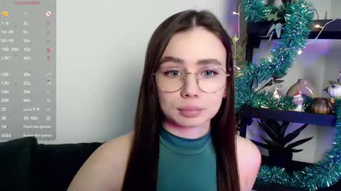 lolapalmer_ online show from January 11, 2025, 11:02 pm