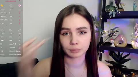 lolapalmer_ online show from January 17, 2025, 7:49 pm