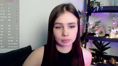 lolapalmer_ online show from January 23, 2025, 8:13 pm
