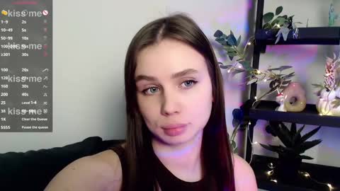 lolapalmer_ online show from February 11, 2025, 2:46 am