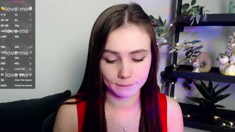 lolapalmer_ online show from February 13, 2025, 8:13 pm