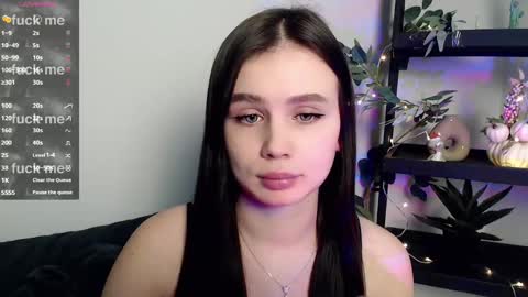 lolapalmer_ online show from February 18, 2025, 11:19 pm