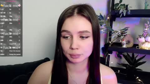 lolapalmer_ online show from February 25, 2025, 7:36 pm