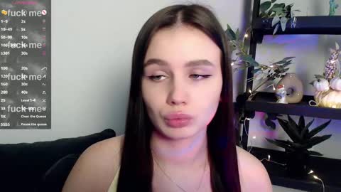 lolapalmer_ online show from February 25, 2025, 11:11 pm