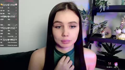 lolapalmer_ online show from February 26, 2025, 10:42 pm