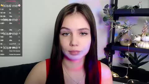lolapalmer_ online show from March 9, 2025, 5:44 am