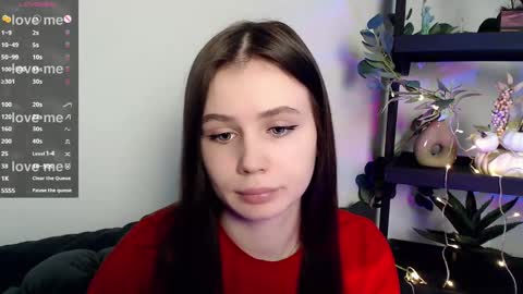 lolapalmer_ online show from March 11, 2025, 7:25 pm