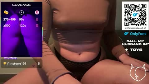 lolapeachtv online show from December 1, 2025, 9:31 pm