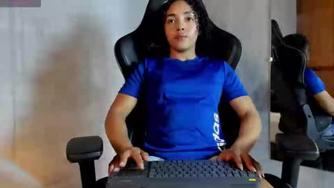 lolareyes1 online show from February 20, 2026, 1:46 am