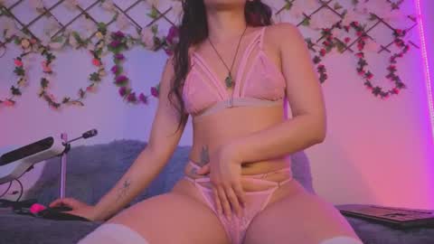 Snapshot of lolarosesxs chatting on November 24, 2025, 9:14 pm Lola online show from November 24, 2025, 9:14 pm