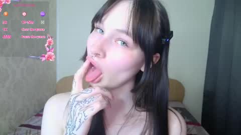 Snapshot of lolavibe6 chatting on May 31, 2026, 8:43 pm Lola online show from May 31, 2026, 8:43 pm