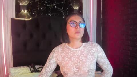 Lola online show from December 1, 2025, 11:48 am