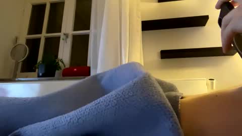 Snapshot of lolboss03 chatting on February 12, 2025, 9:01 pm lolboss03 online show from February 12, 2025, 9:01 pm