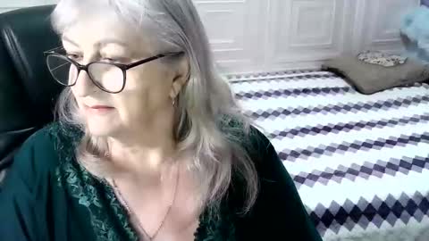 Snapshot of lolkaalyss chatting on November 27, 2025, 3:30 am LolkaAlyss online show from November 27, 2025, 3:30 am