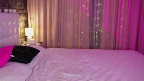 Victoria online show from January 16, 2025, 9:30 pm