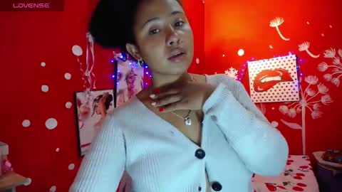 lollita_little online show from November 19, 2025, 3:01 pm