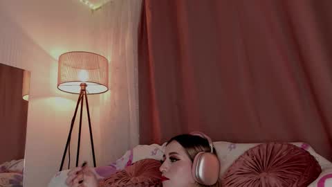 Lolly  online show from December 23, 2025, 5:49 am