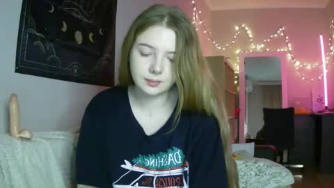 Snapshot of lollylol11 chatting on December 26, 2024, 4:14 pm Lilly online show from December 26, 2024, 4:14 pm