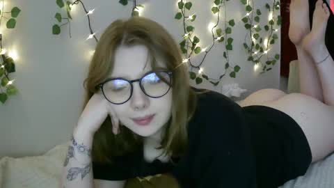 Snapshot of lollylol11 chatting on March 9, 2025, 2:32 pm Lilly online show from March 9, 2025, 2:32 pm