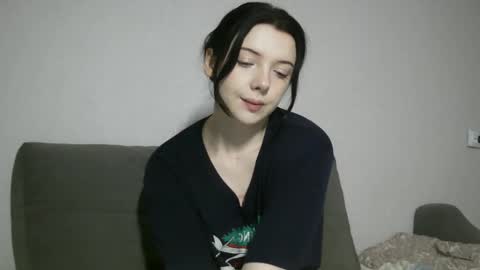 Snapshot of lollylol11 chatting on November 7, 2025, 7:14 pm Lilly online show from November 7, 2025, 7:14 pm