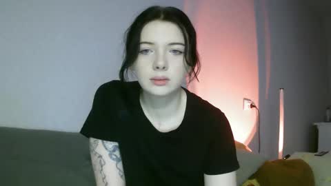 Snapshot of lollylol11 chatting on November 13, 2025, 5:34 pm Lilly online show from November 13, 2025, 5:34 pm