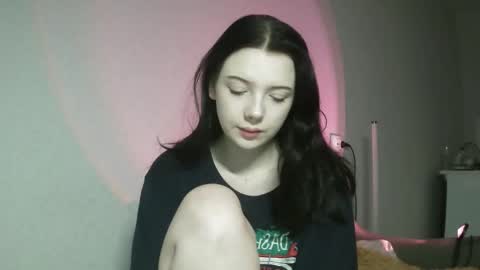 Snapshot of lollylol11 chatting on November 25, 2025, 4:40 pm Lilly online show from November 25, 2025, 4:40 pm