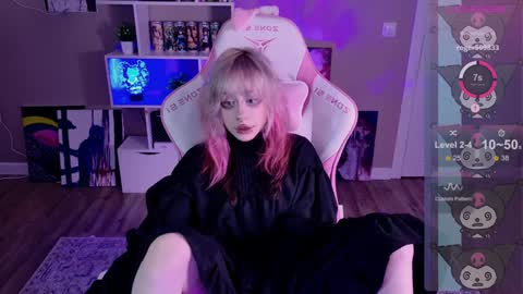 Lolly   online show from February 6, 2025, 8:02 pm