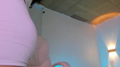 loly_marce online show from January 8, 2025, 3:39 pm