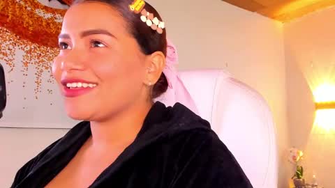 loly_marce online show from March 6, 2025, 9:09 pm