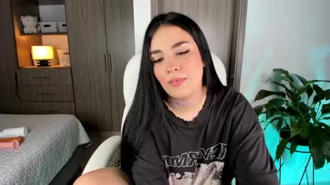 Snapshot of loly_peach chatting on January 9, 2025, 4:41 am Sarah online show from January 9, 2025, 4:41 am