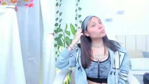 Snapshot of lolypink_ chatting on May 22, 2026, 2:33 pm Loly online show from May 22, 2026, 2:33 pm