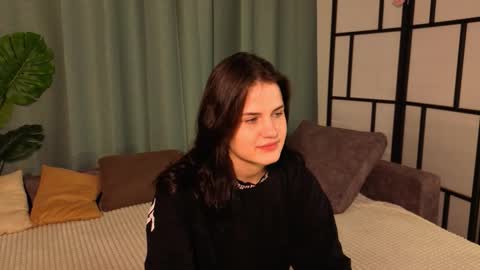 Snapshot of lonapartch chatting on November 4, 2025, 7:40 am MIA online show from November 4, 2025, 7:40 am