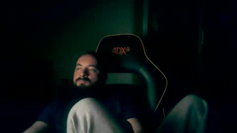 london_man1988 online show from February 6, 2025, 7:07 pm