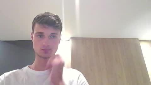 london_tomy online show from September 14, 2025, 11:37 pm