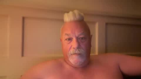 Snapshot of londonbearlover chatting on July 16, 2026, 10:16 pm londonbearlover online show from July 16, 2026, 10:16 pm