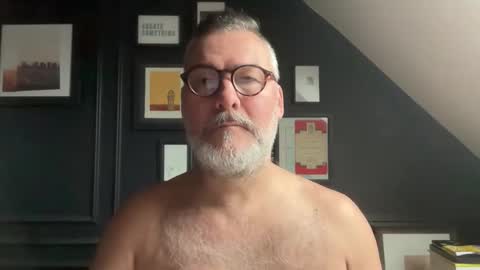 EnglishBear online show from January 9, 2026, 12:19 pm