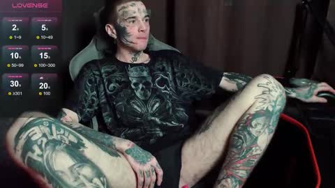 Snapshot of lone1ycrystal chatting on November 6, 2025, 8:32 pm Chris online show from November 6, 2025, 8:32 pm