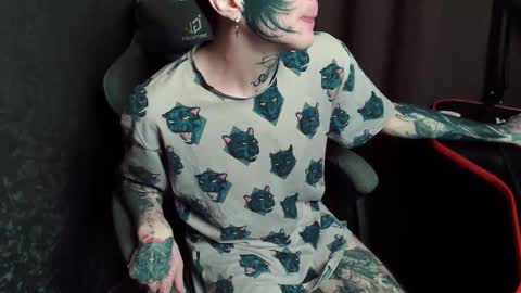 Snapshot of lone1ycrystal chatting on November 9, 2025, 7:56 pm Chris online show from November 9, 2025, 7:56 pm