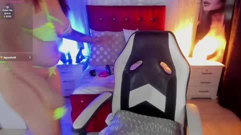 Snapshot of lonely_shewolf chatting on February 6, 2025, 10:32 pm Jennifer online show from February 6, 2025, 10:32 pm