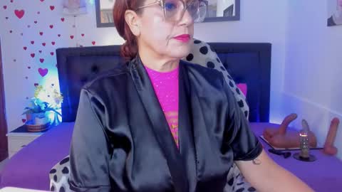 Snapshot of lonely_shewolf chatting on November 28, 2025, 7:05 pm Jennifer online show from November 28, 2025, 7:05 pm