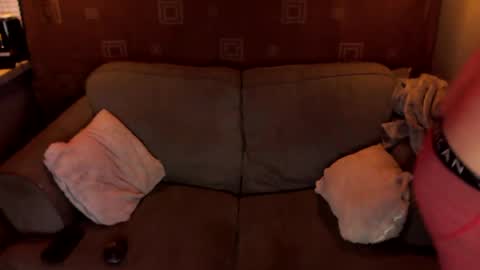 Snapshot of lonewolfgarage chatting on December 25, 2024, 12:48 am lonewolfgarage online show from December 25, 2024, 12:48 am