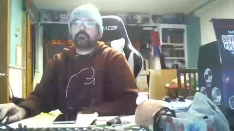 Snapshot of longandcut99 chatting on October 13, 2025, 4:51 pm longandcut99 online show from October 13, 2025, 4:51 pm