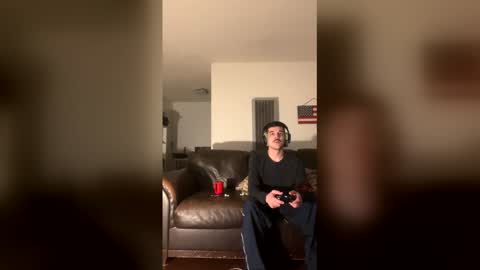 Longbeachslut  online show from January 9, 2026, 8:06 am