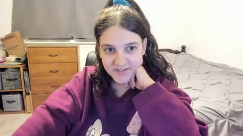 Snapshot of longhairbigbewbs chatting on September 23, 2025, 12:46 am Rose online show from September 23, 2025, 12:46 am